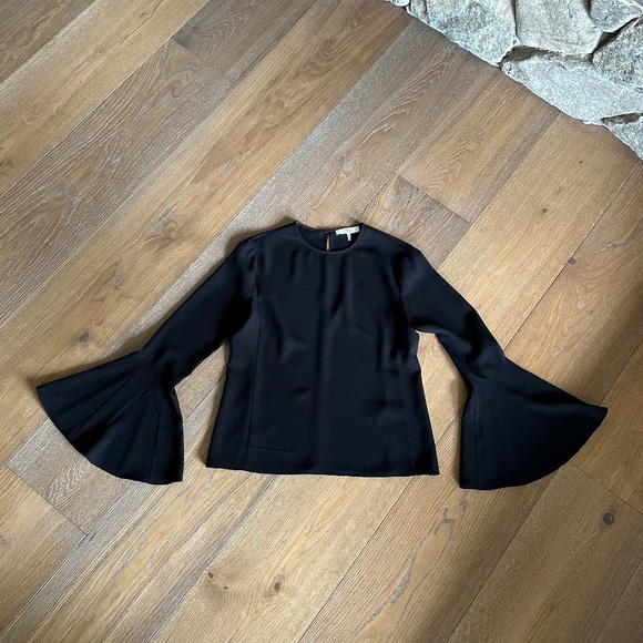 FRAME Flared-sleeve Blouse In Black - Picture 5 of 8